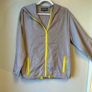 Active Wear WindBreaker Jacket Size Medium